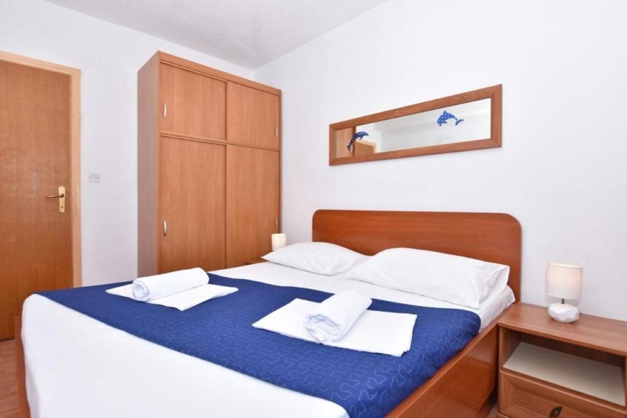 Apartment Rene Омиш Экстерьер фото