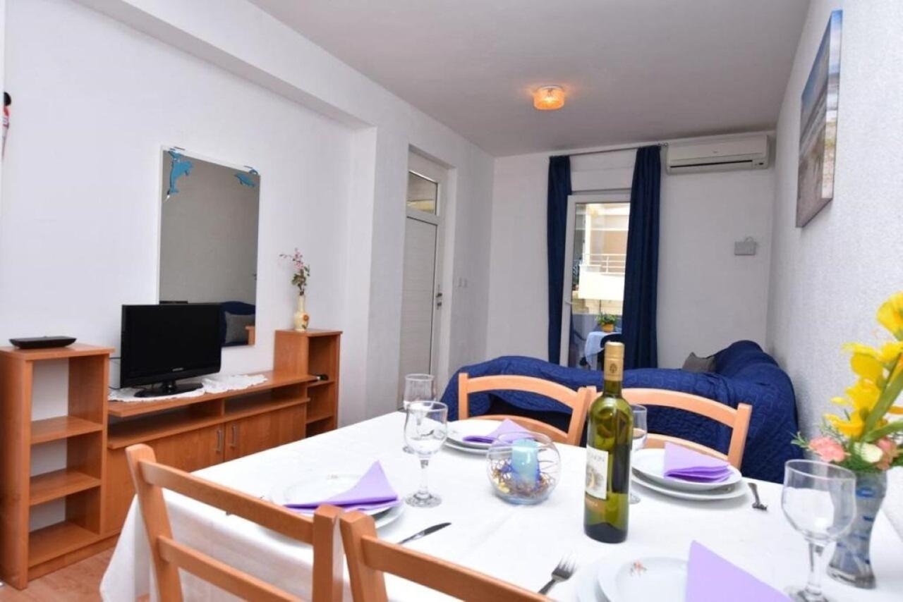 Apartment Rene Омиш Экстерьер фото