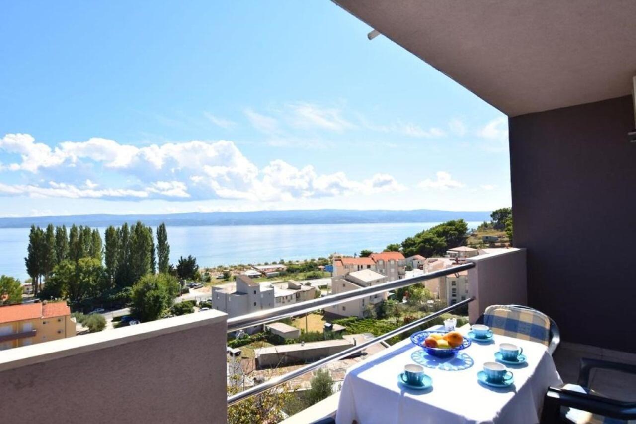 Apartment Rene Омиш Экстерьер фото