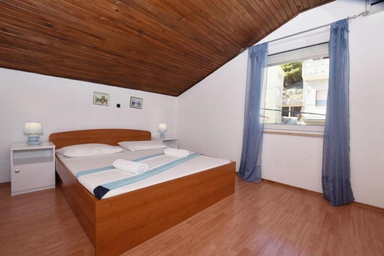 Apartment Rene Омиш Экстерьер фото